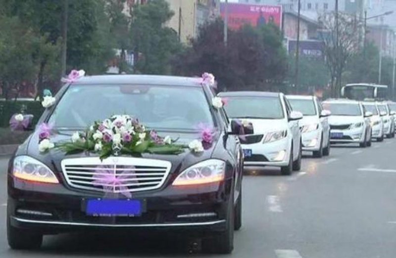 商务租车:企业运营中的得力助手